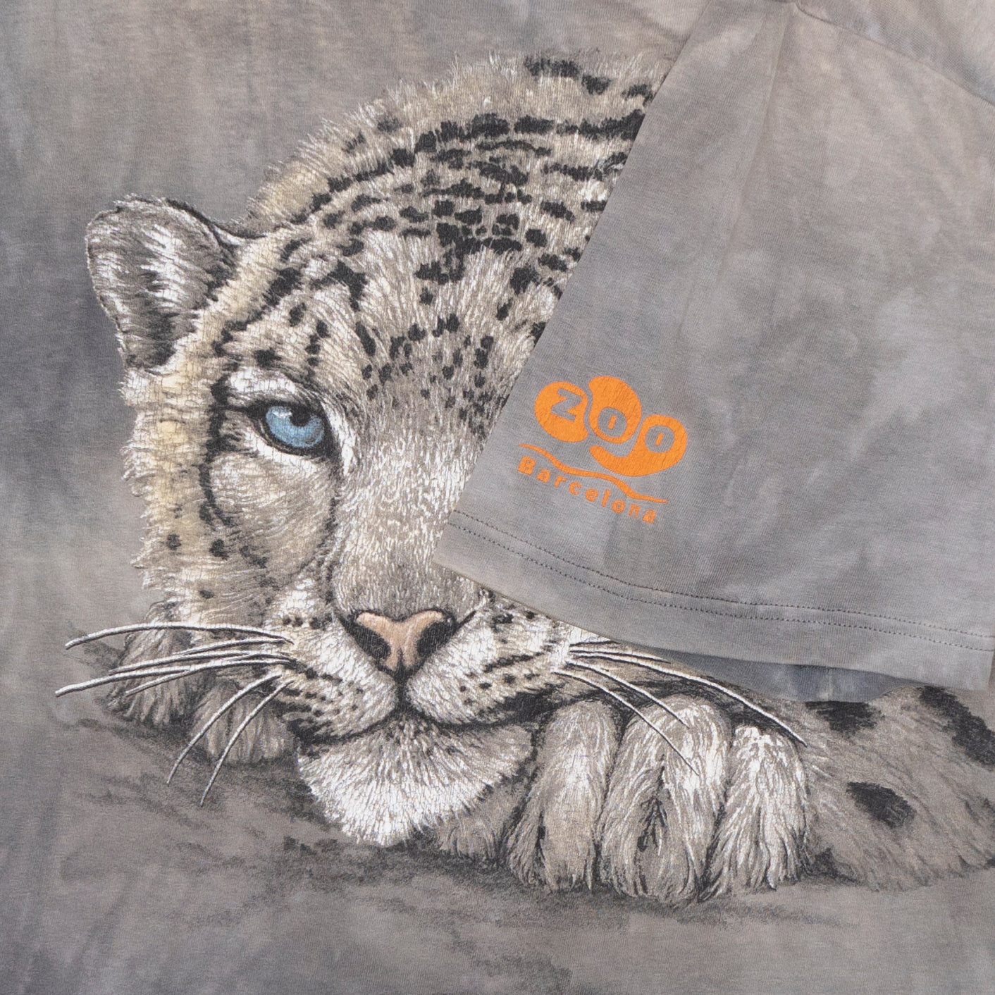 Harlequin Snow Leopard T Shirt, L
