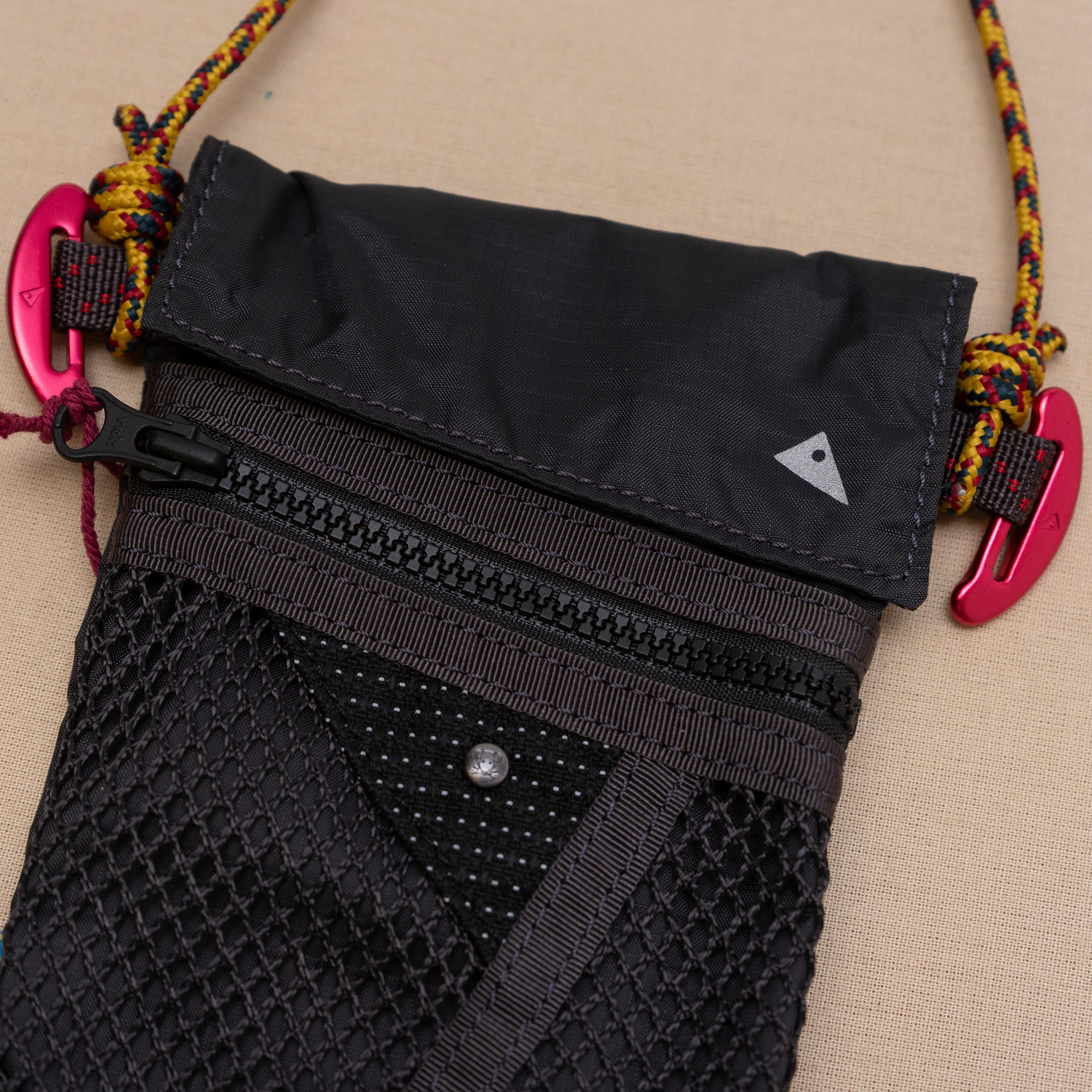 Algir Lanyard Pocket