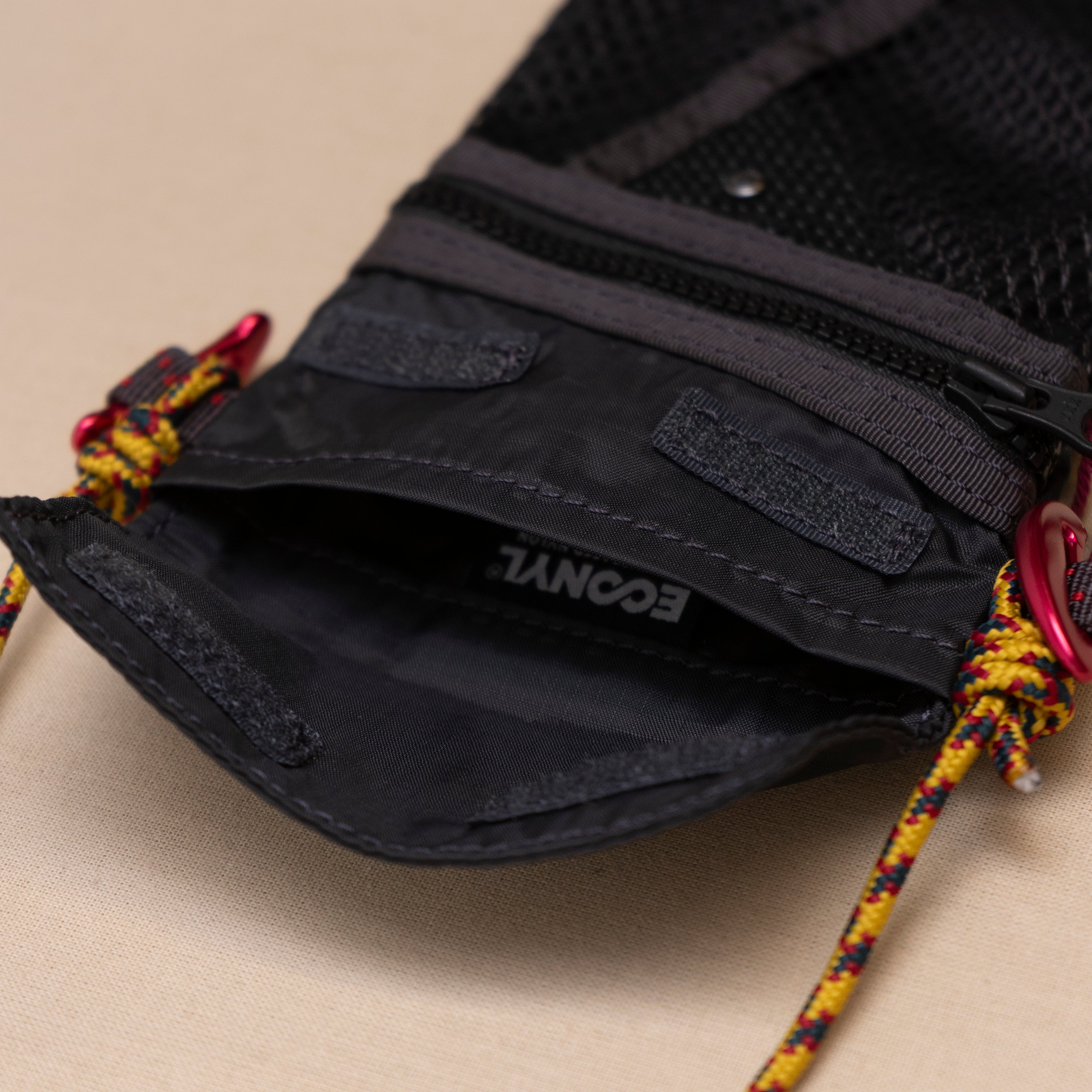Algir Lanyard Pocket