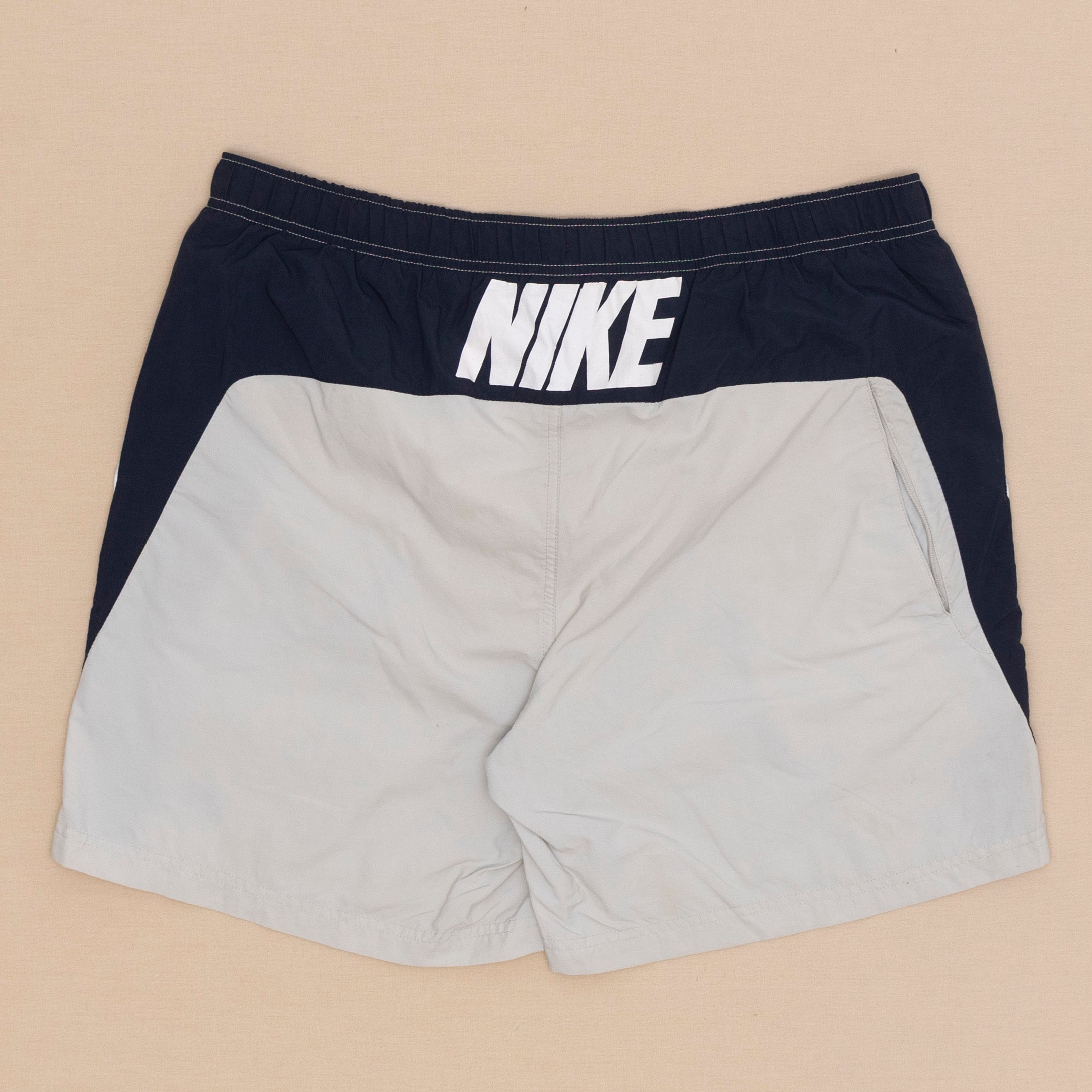 Nike Shorts, L